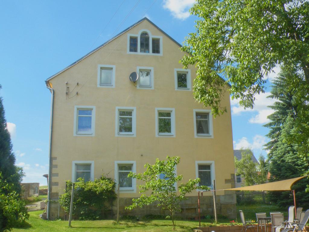 مبيت وإفطار زبنيتس Am Lindenbaum المظهر الخارجي الصورة